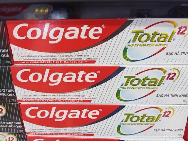 Kem đánh răng Colgate Total 190g