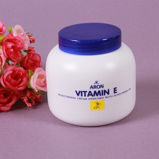 Kem Body Vitamin Hũ Thái