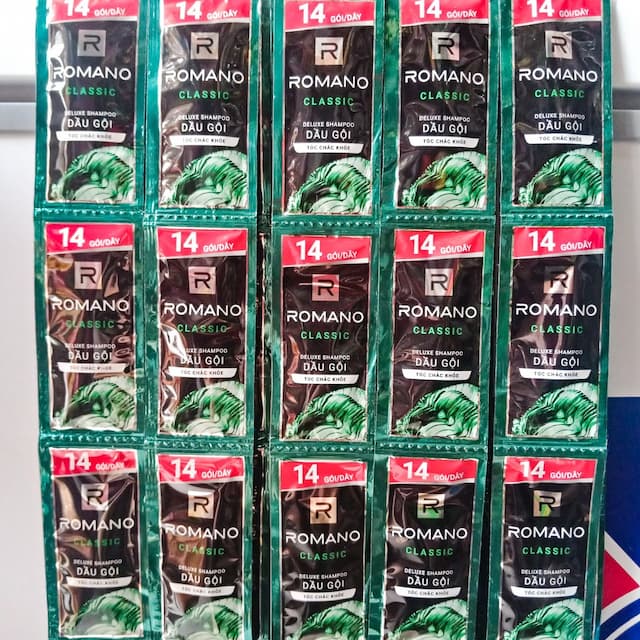 Dây dầu gội Romano 6g xanh ( Thùng 70 dây giá 8,500) 
