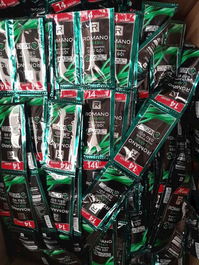 Dây dầu gội Romano 6g xanh ( Thùng 70 dây giá 8,500).