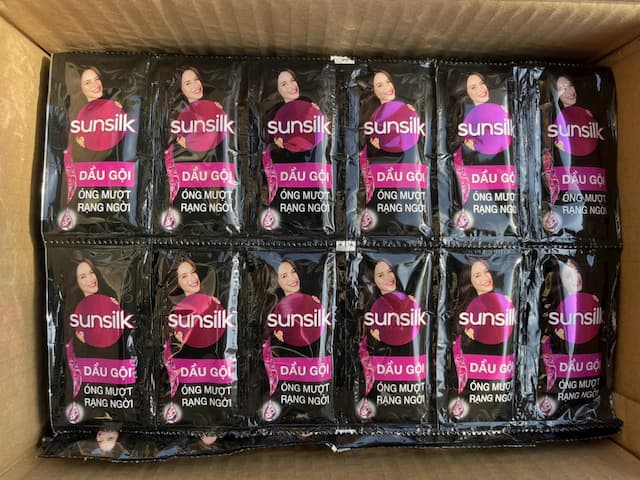 Dây Dầu Gội SunSilk Đen. ( Thùng 84 dây giá 7,500)