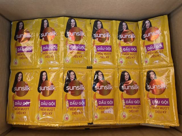 Dây Dầu Gội SunSilk Vàng. ( Thùng 84 dây giá 7,500)