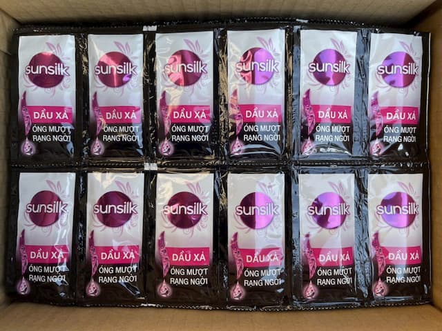 Dây Dầu Xả SunSilk Đen.( Thùng 84 dây giá 7,500)