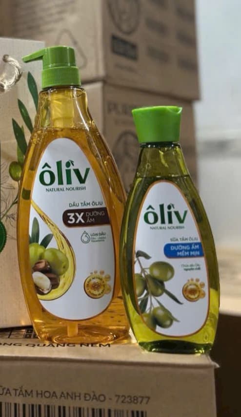 Dầu tắm oliv nguyên chất 650ml Kèm